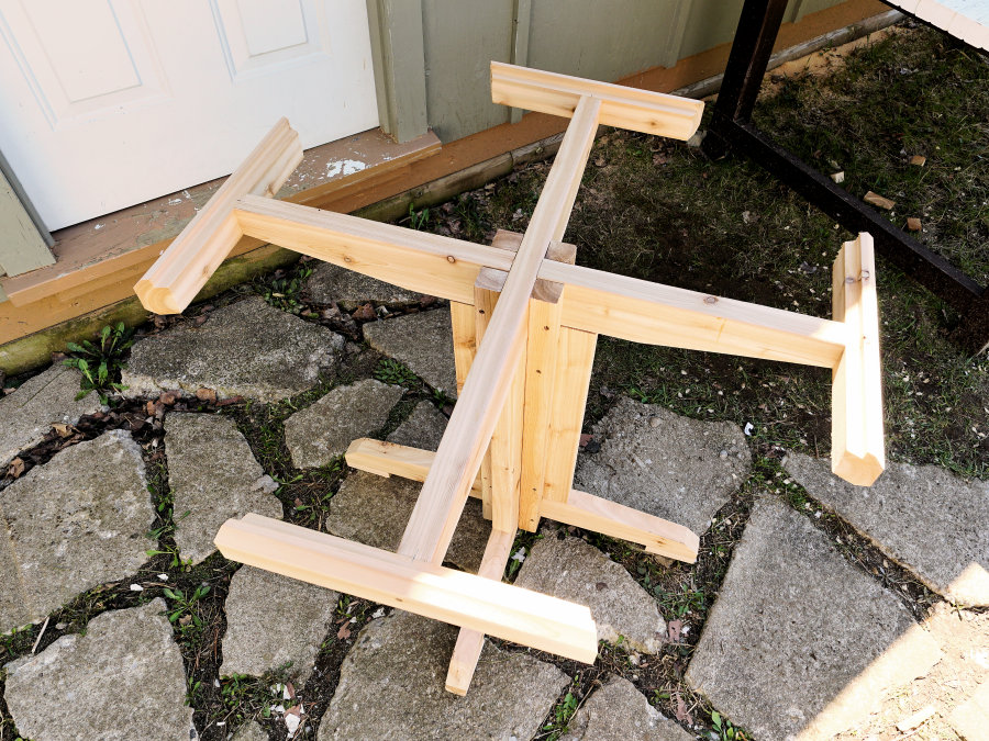 how to make a wooden patio table